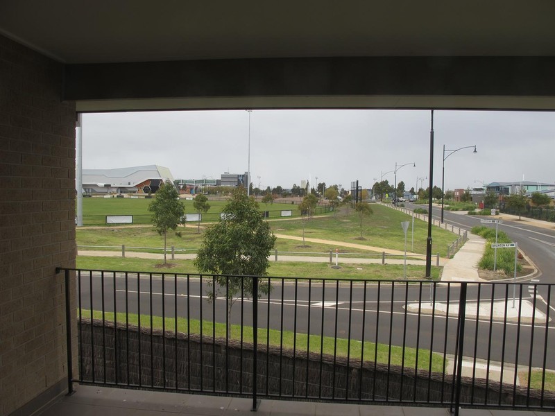 1 Herring Loop, Caroline Springs VIC 3023