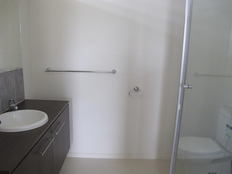 1 Herring Loop, Caroline Springs VIC 3023