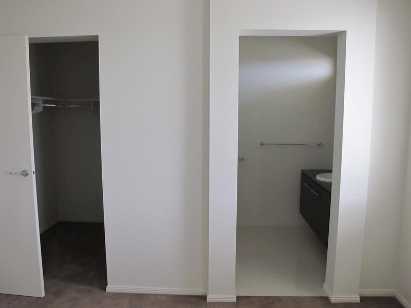1 Herring Loop, Caroline Springs VIC 3023