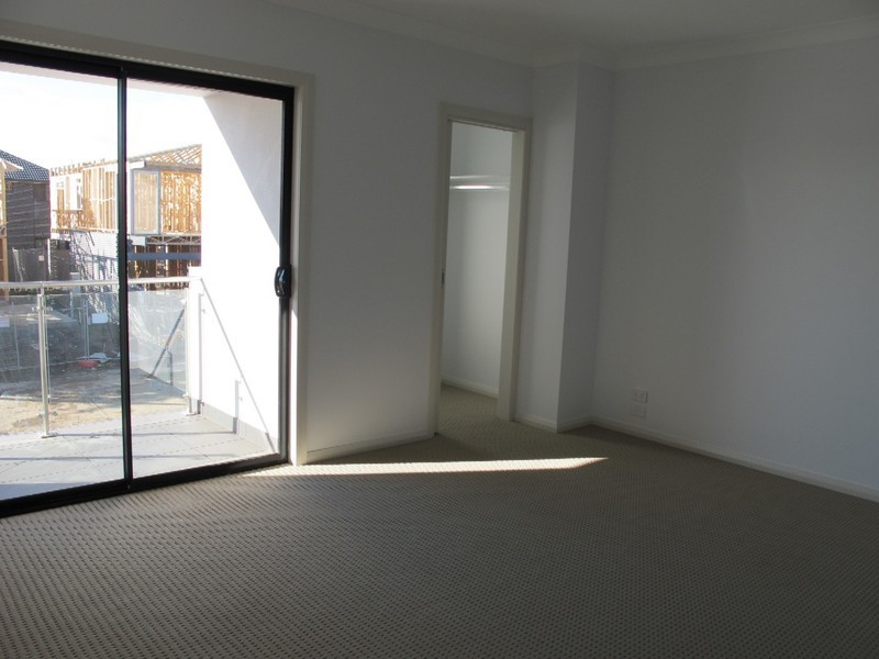 10 Boathouse Drive, Caroline Springs VIC 3023