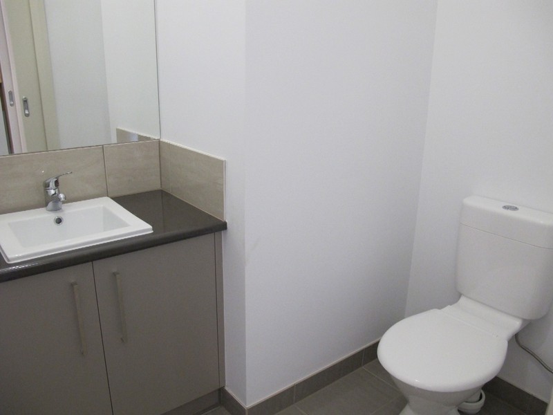 10 Boathouse Drive, Caroline Springs VIC 3023