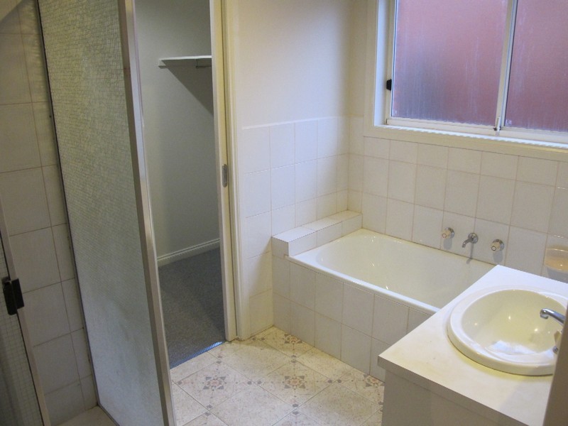 18 Billungah Place, Burnside VIC 3023