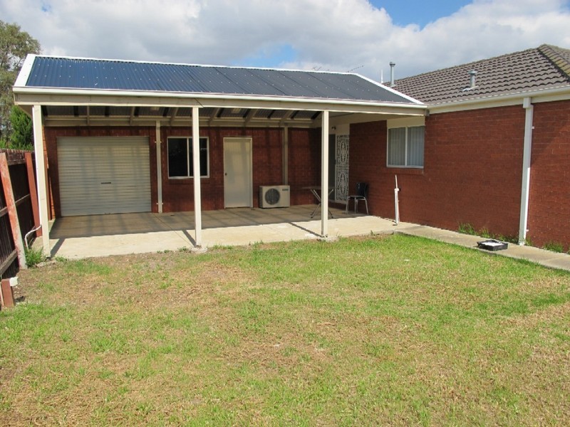 18 Billungah Place, Burnside VIC 3023