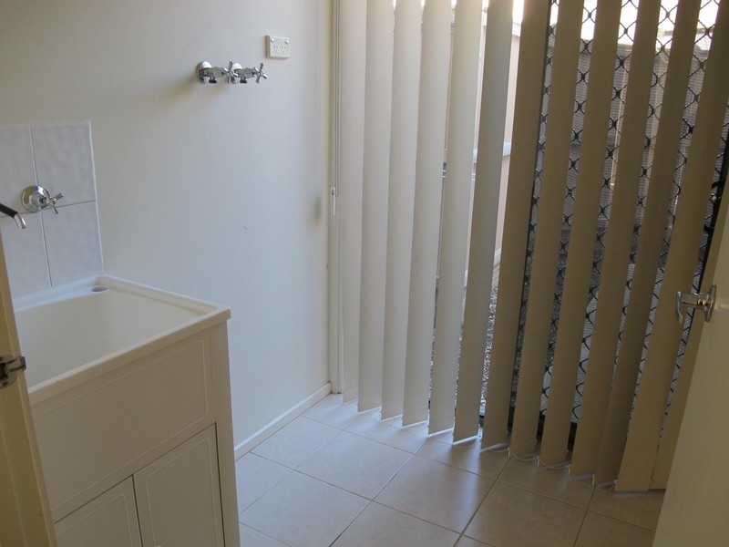 10/8 Sherdley Green, Caroline Springs VIC 3023