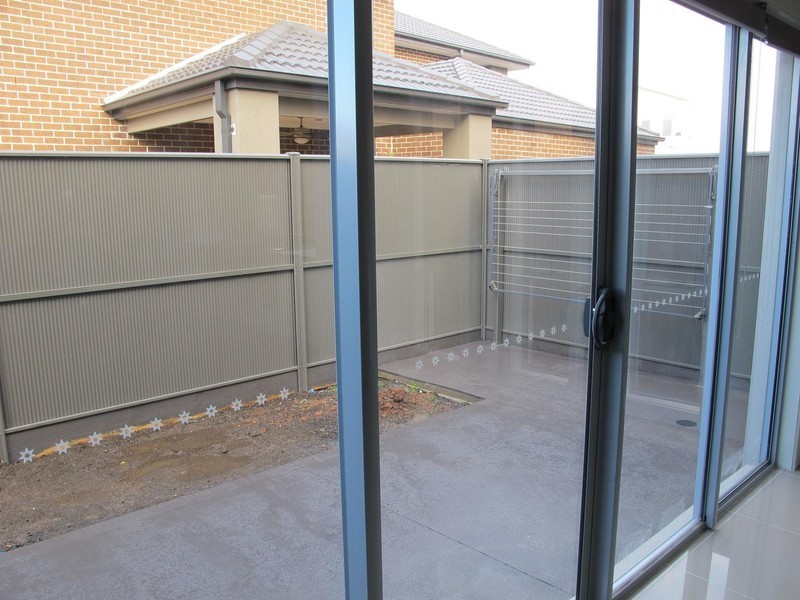14 Marine Parade, Caroline Springs VIC 3023