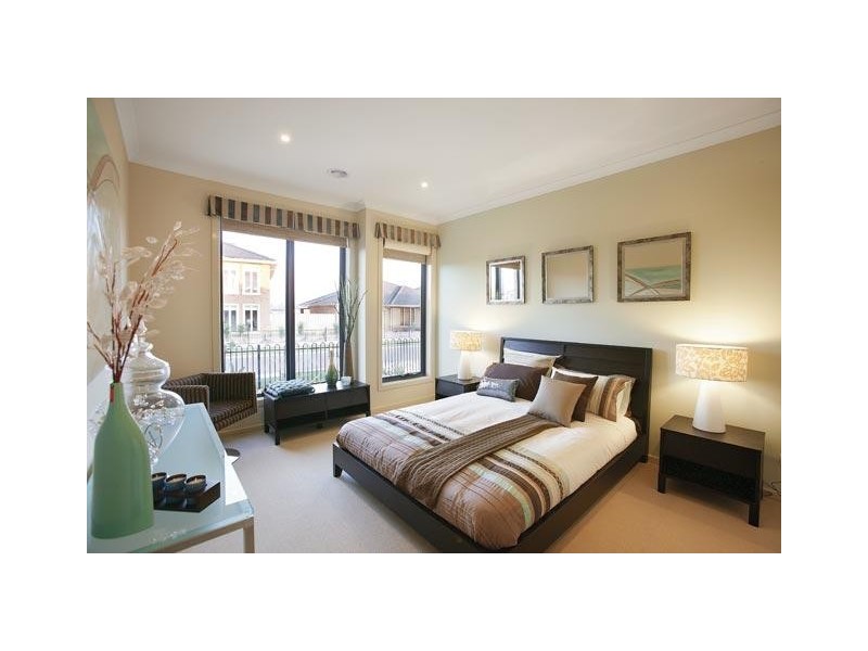18 Gardenia Way, Caroline Springs VIC 3023