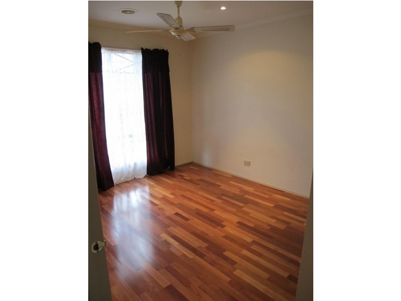 2 Upton Drive, Hillside VIC 3037