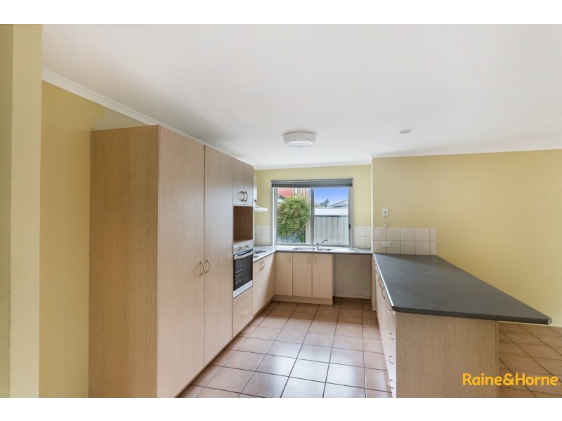 5 WAREHAM COURT, Hillside VIC 3037