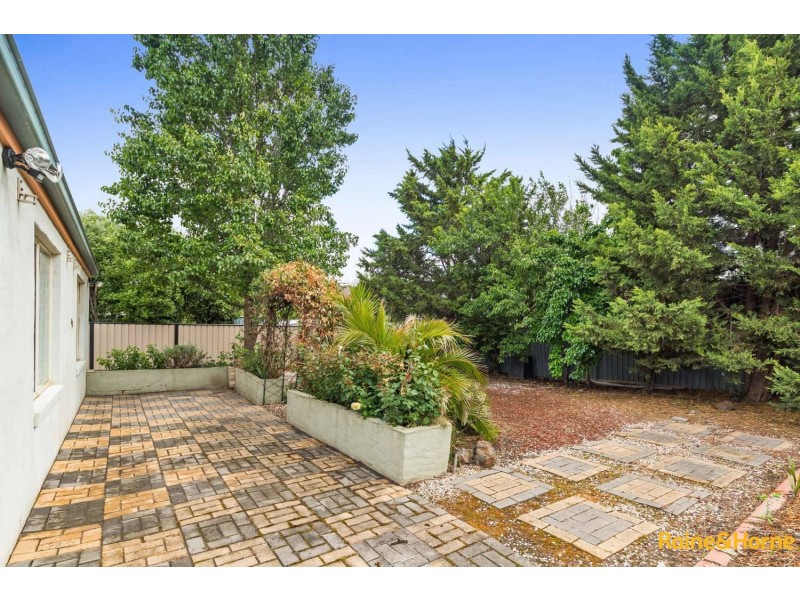 5 WAREHAM COURT, Hillside VIC 3037