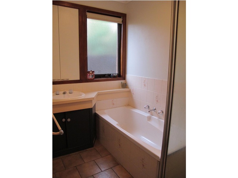 588 High Street, Melton VIC 3337