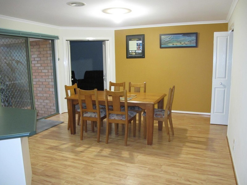 19 Stoneman Turn, Caroline Springs VIC 3023