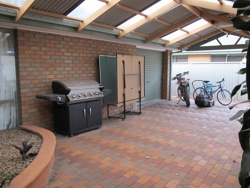 19 Stoneman Turn, Caroline Springs VIC 3023