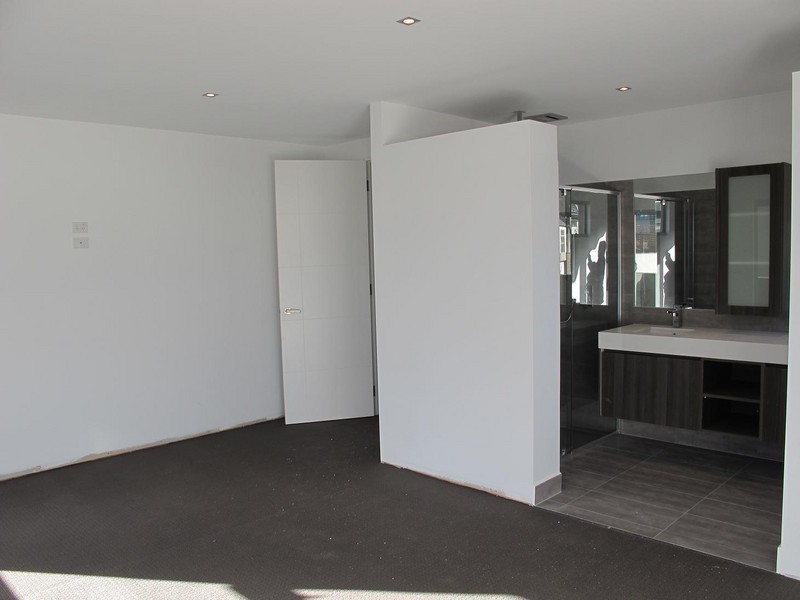 47  The Esplanade, Caroline Springs VIC 3023