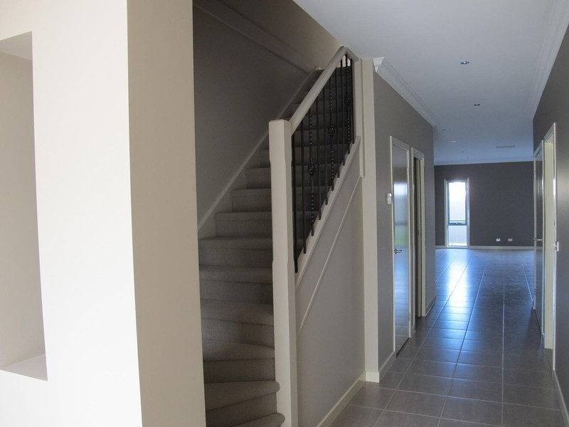 16 Marine Parade, Caroline Springs VIC 3023