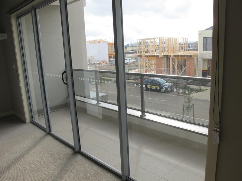 16 Marine Parade, Caroline Springs VIC 3023