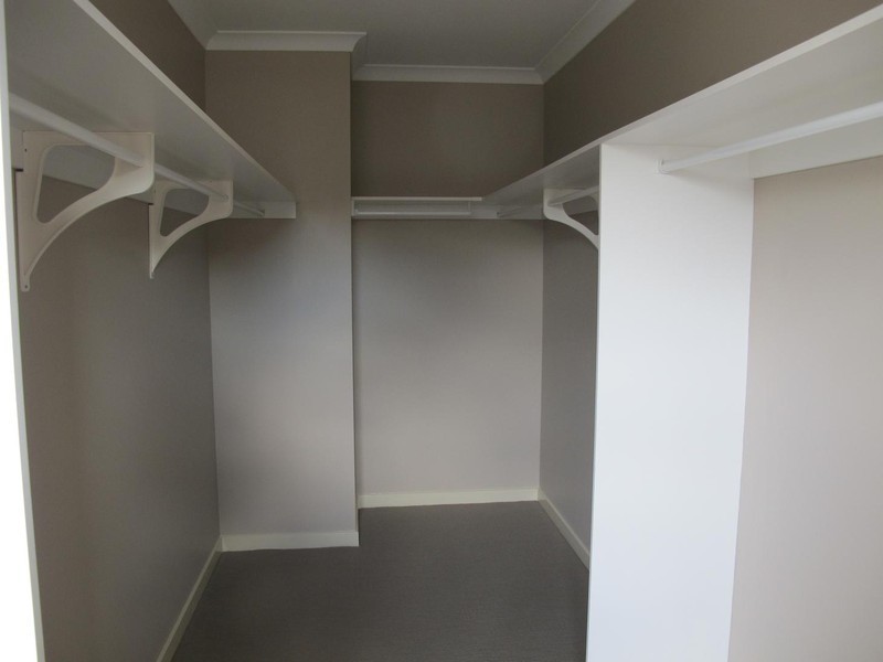 16 Marine Parade, Caroline Springs VIC 3023