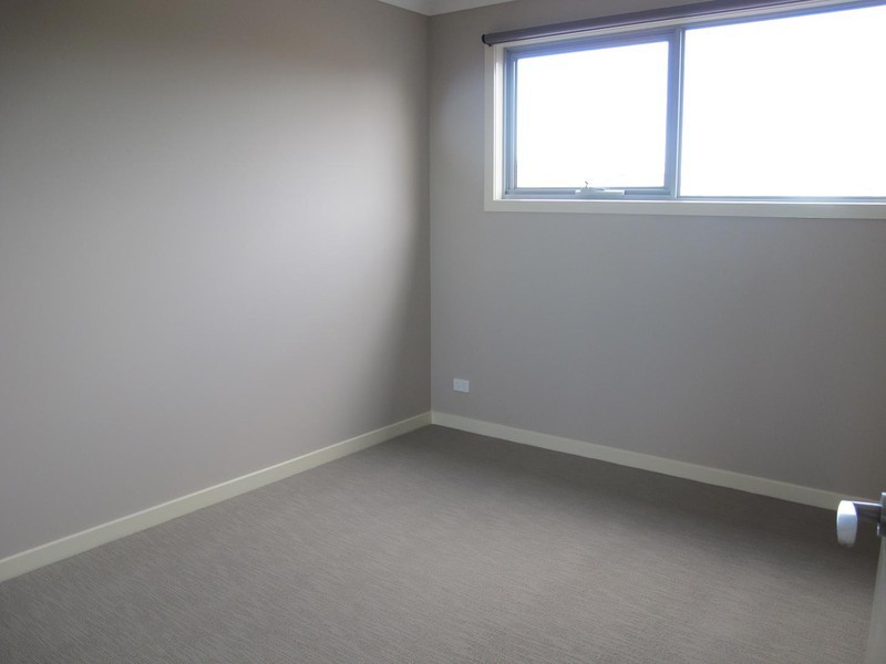 16 Marine Parade, Caroline Springs VIC 3023