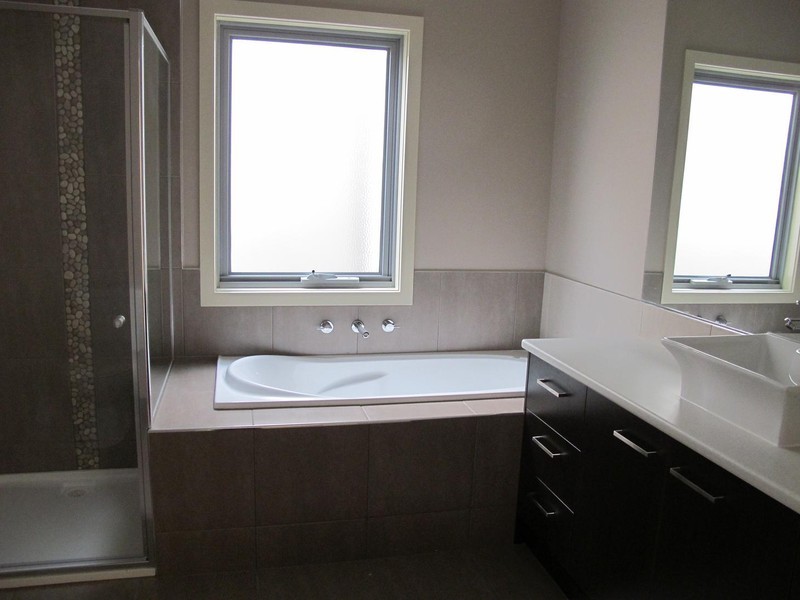 16 Marine Parade, Caroline Springs VIC 3023