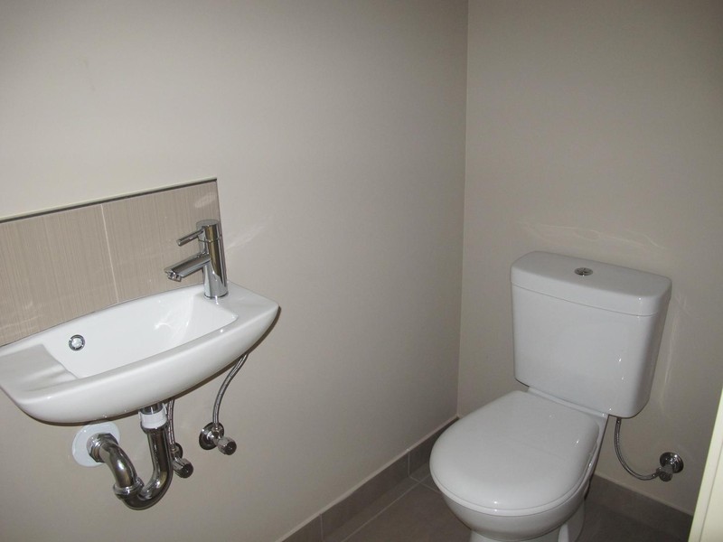 16 Marine Parade, Caroline Springs VIC 3023