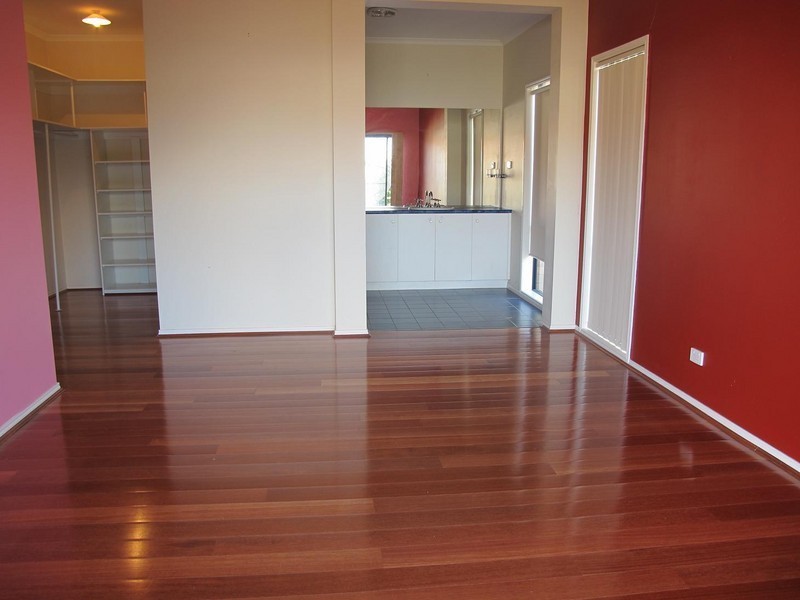 60 Naracoorte Drive, Caroline Springs VIC 3023