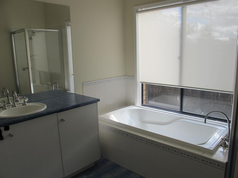 60 Naracoorte Drive, Caroline Springs VIC 3023