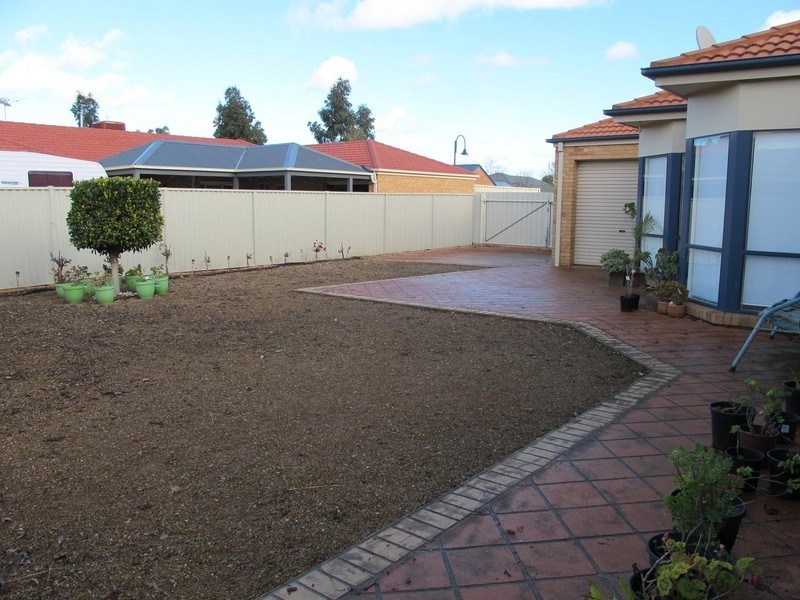 60 Naracoorte Drive, Caroline Springs VIC 3023