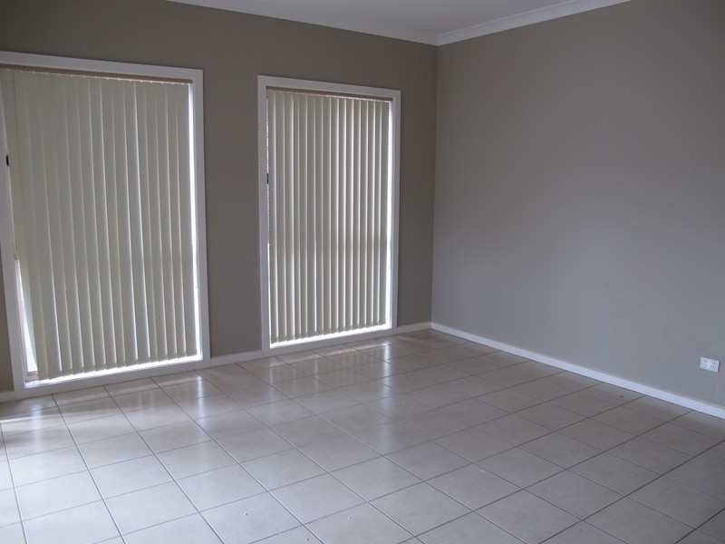 26 Hawksbury Green, Caroline Springs VIC 3023