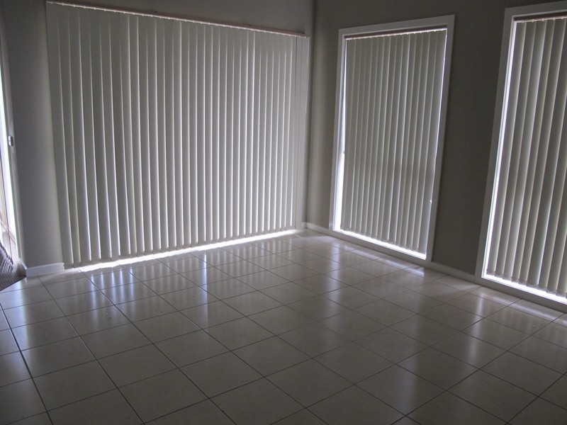 26 Hawksbury Green, Caroline Springs VIC 3023