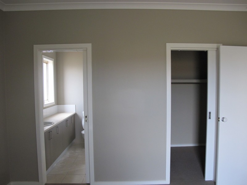 26 Hawksbury Green, Caroline Springs VIC 3023