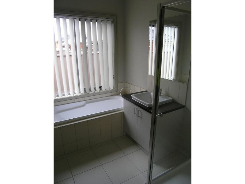 6 Mount Way, Caroline Springs VIC 3023