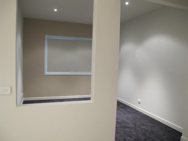 111 Oakview Parade, Caroline Springs VIC 3023