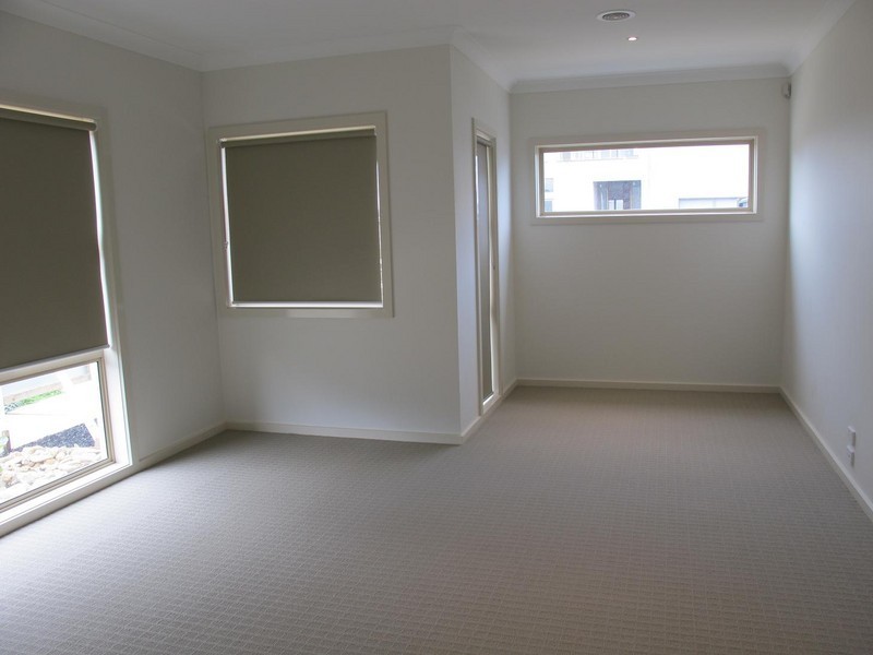 24 Boathouse Drive, Caroline Springs VIC 3023