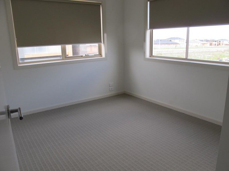 24 Boathouse Drive, Caroline Springs VIC 3023