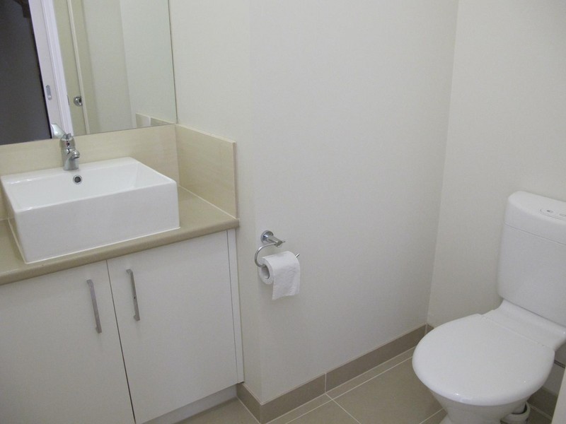 24 Boathouse Drive, Caroline Springs VIC 3023