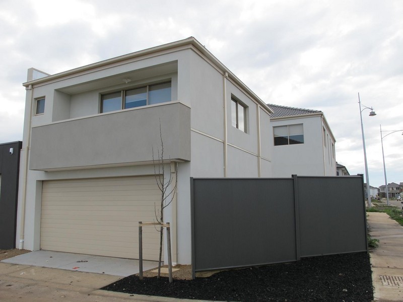 24 Boathouse Drive, Caroline Springs VIC 3023