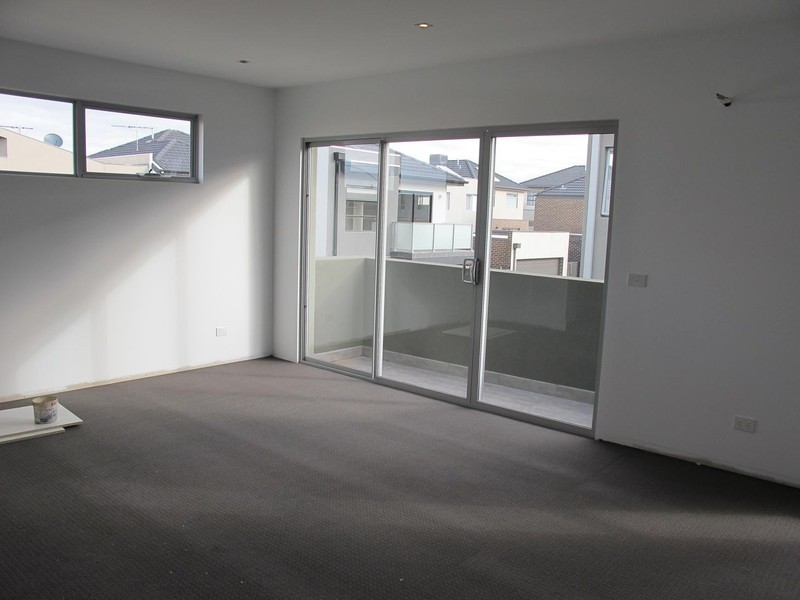 47 The Esplanade, Caroline Springs VIC 3023