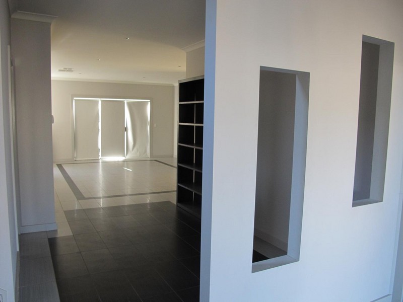 11 Irwin Gardens, Caroline Springs VIC 3023