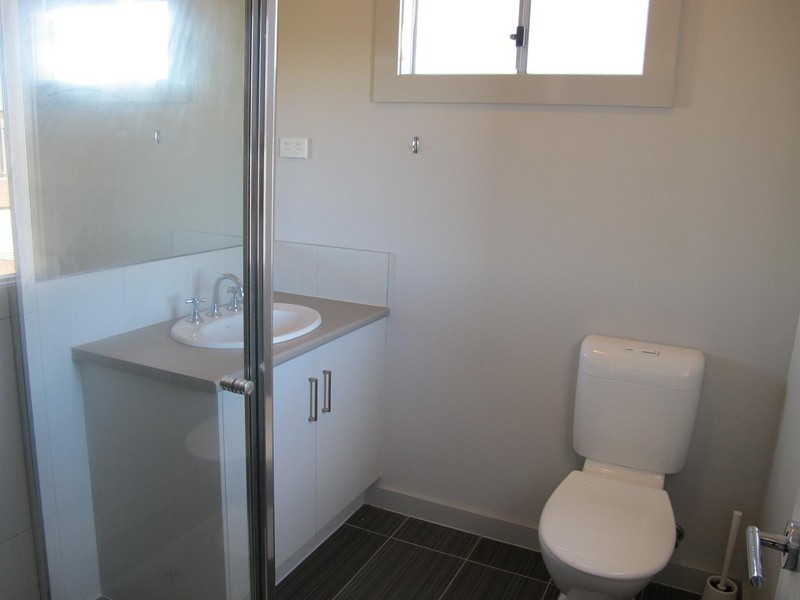 11 Irwin Gardens, Caroline Springs VIC 3023