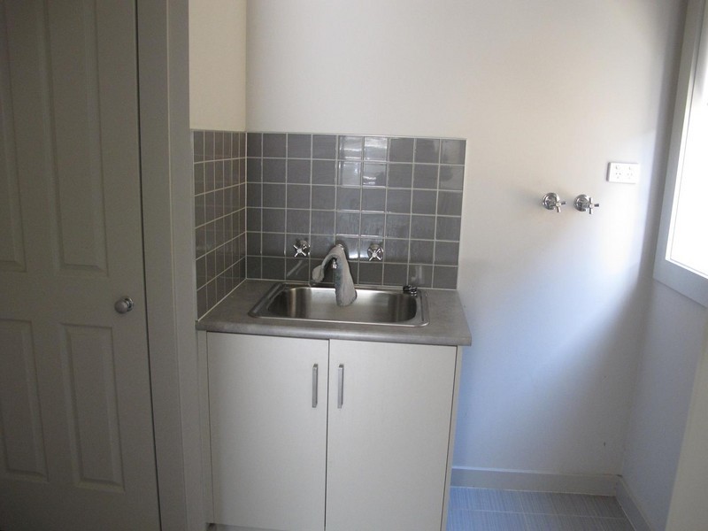 11 Irwin Gardens, Caroline Springs VIC 3023