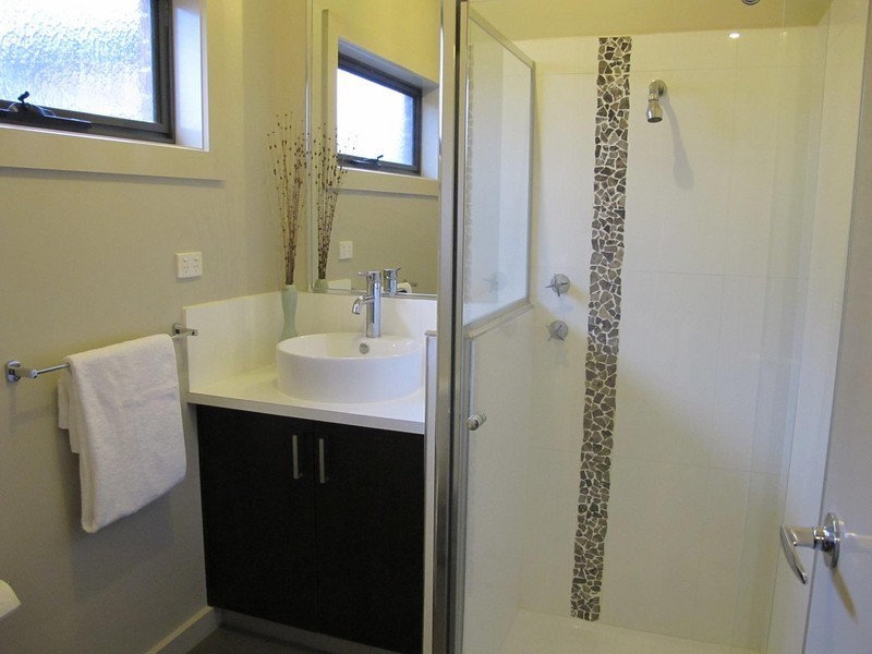 4 Duneira Grove, Caroline Springs VIC 3023