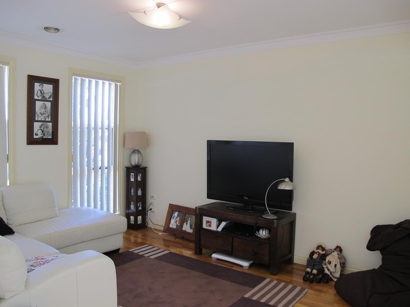 96 Tasman Crescent, Taylors Lakes VIC 3038