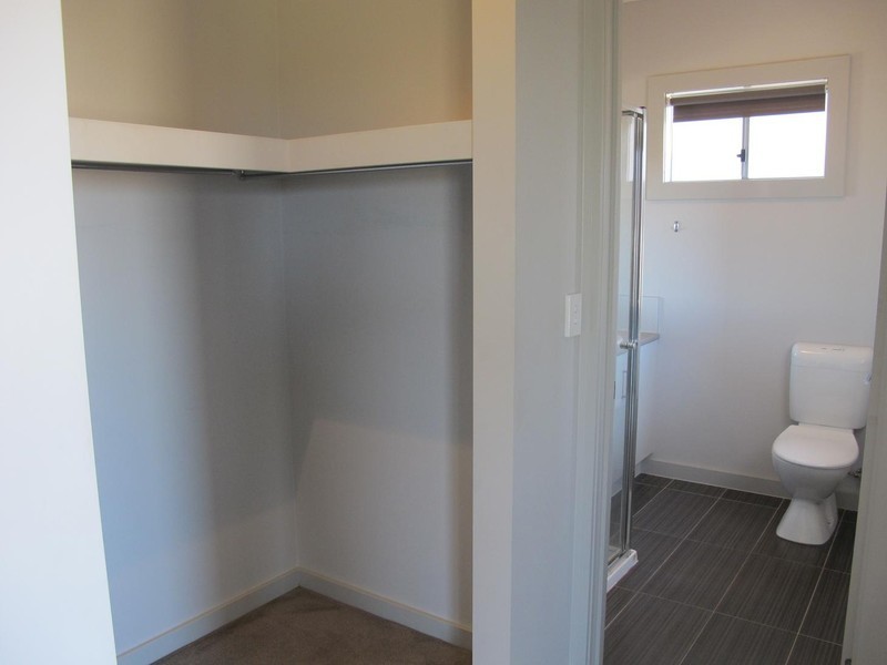 11 Irwin Gardens, Caroline Springs VIC 3023