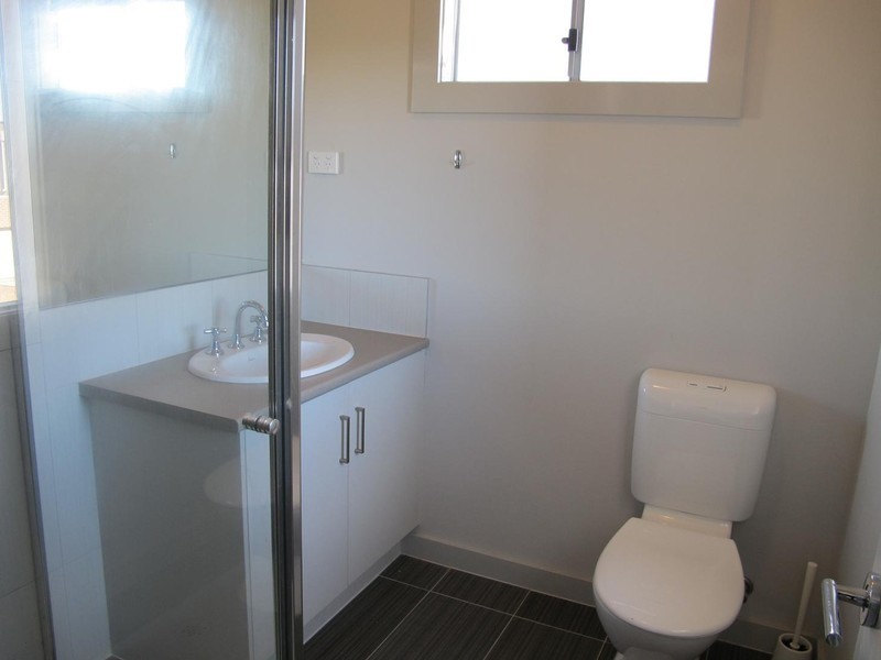 11 Irwin Gardens, Caroline Springs VIC 3023