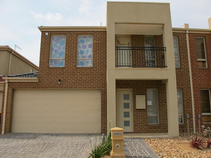 12 Zammit Lane, Hillside VIC 3037