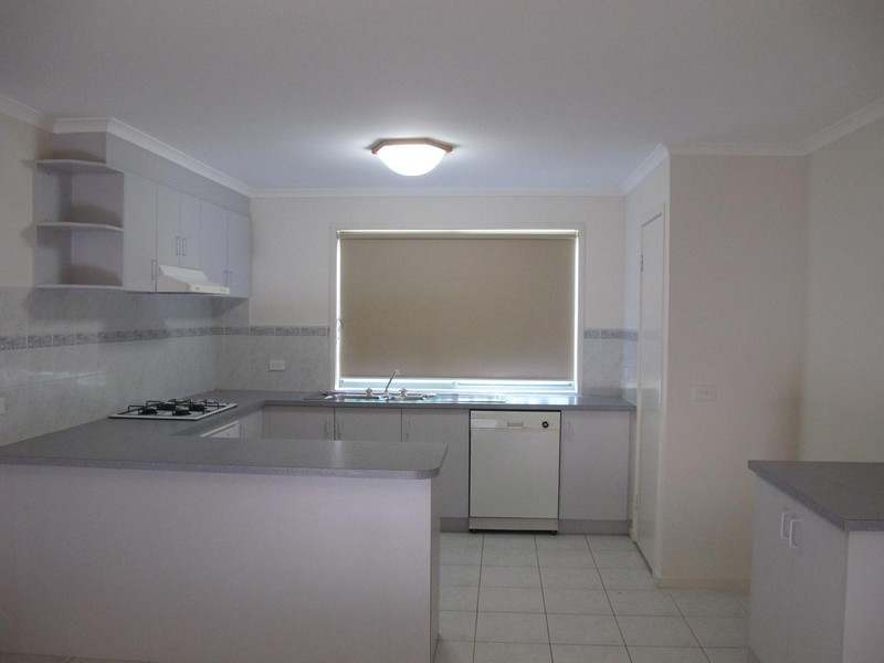 37 Lewis Avenue, Burnside VIC 3023