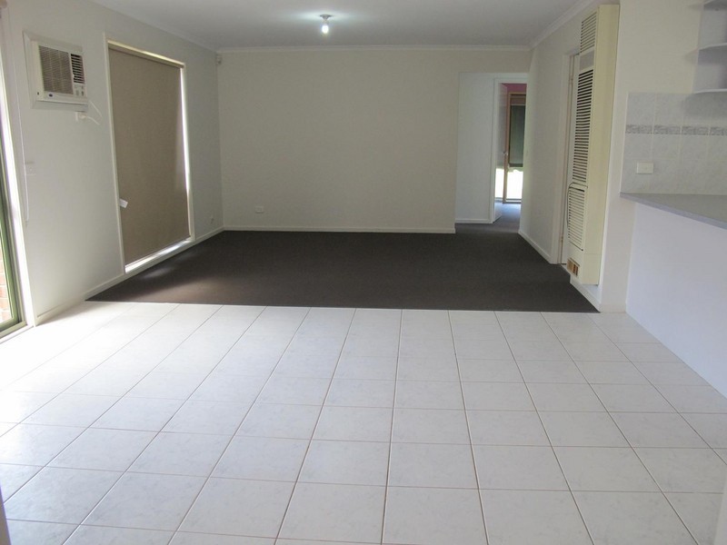 37 Lewis Avenue, Burnside VIC 3023