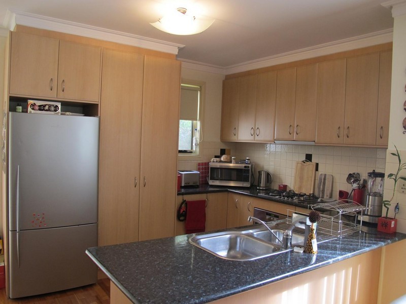 96 Tasman Crescent, Taylors Lakes VIC 3038