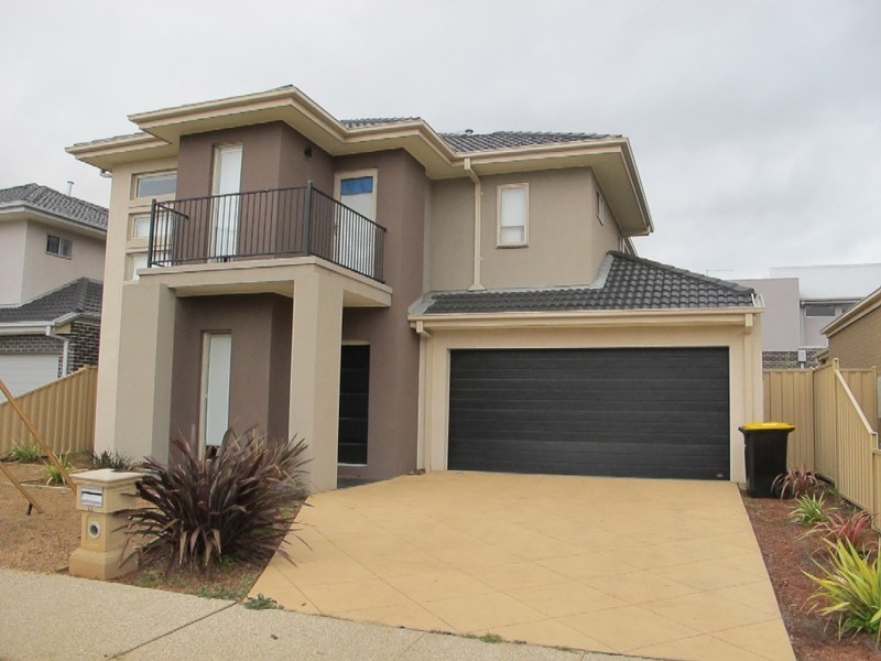 13 Irwin Gardens, Caroline Springs VIC 3023