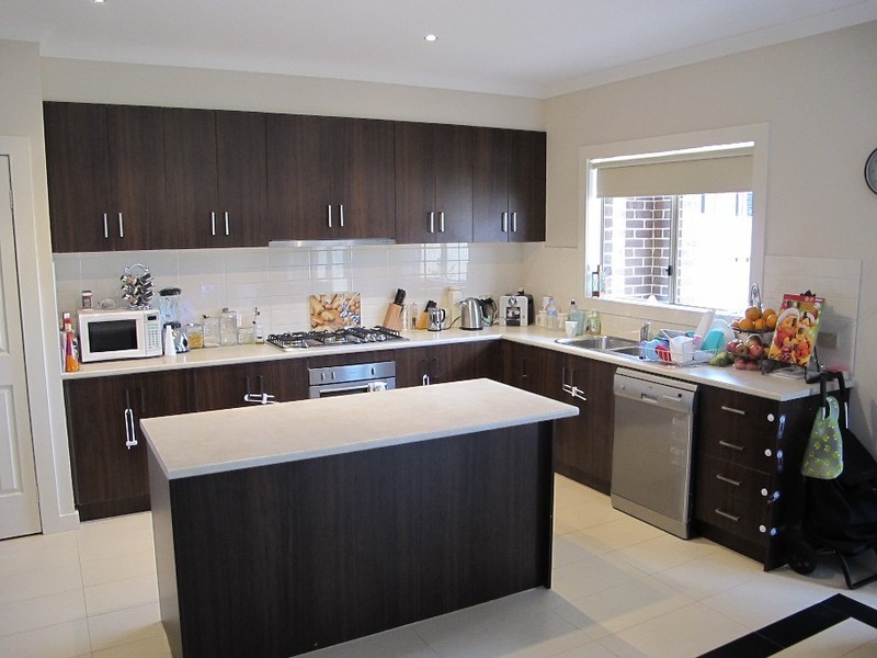 13 Irwin Gardens, Caroline Springs VIC 3023