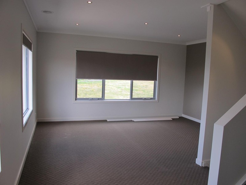 1/69-77 Lancefield Drive, Caroline Springs VIC 3023